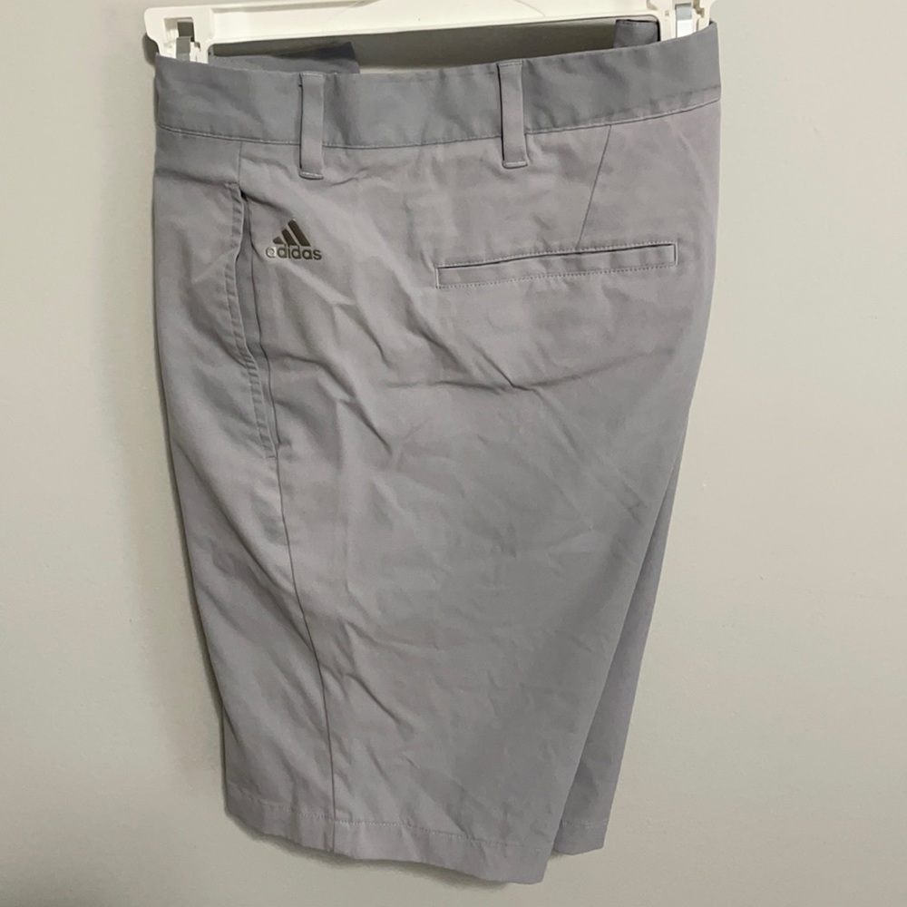 Adidas gray shorts! 🤍 Size 36 and super comfortable! ✨